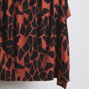 VISKOSEJERSEY - ODD PUZZLE SIENNA/CAVIAR