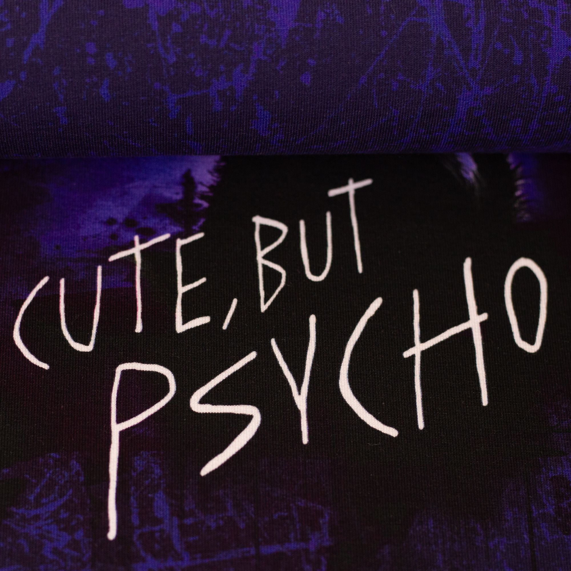 FRENCH TERRY - CUTE, BUT PSYCHO - PANEL CA. 90 x 150 CM - Billede 3